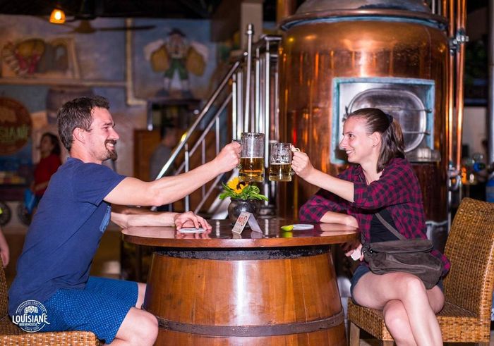 Lousiana Brewhouse Nha Trang - Điểm đến ẩm thực Á Âu nổi bật với hương vị bia tự nấu đặc biệt.
