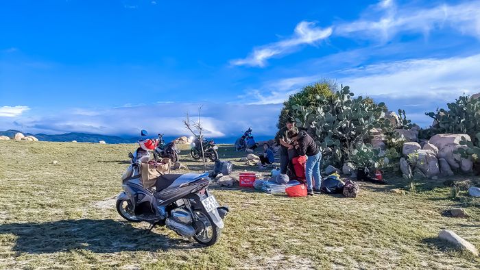 Khám phá vẻ đẹp độc đáo của camping công viên đá Ninh Thuận