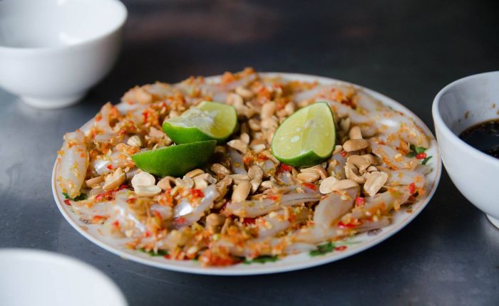 Hấp dẫn món gỏi cá Phan Thiết, một món ăn đặc sắc để chiêu đãi những người bạn mới