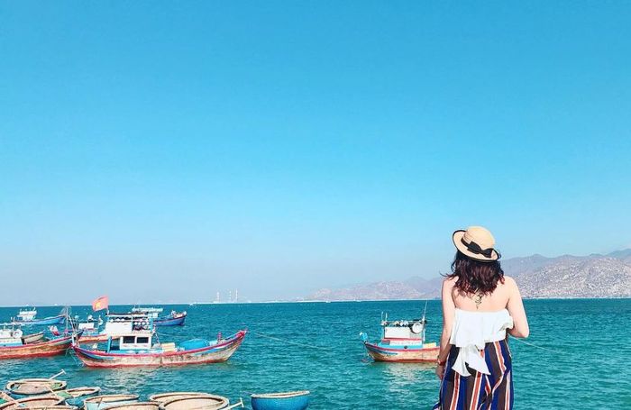 Khám Phá Vẻ Đẹp Hoang Sơ Của Biển Ninh Chữ