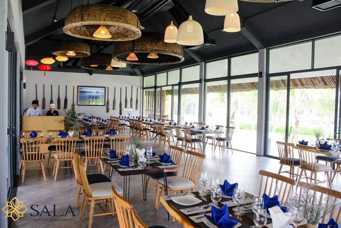 Thưởng thức ẩm thực và không gian biển tuyệt vời tại nhà hàng Sala - Tuy Hoà Beach Phú Yên 3