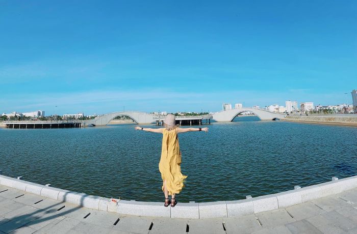Hồ Điều Hoà Hồ Sơn - Khám phá vẻ đẹp nhân tạo đẳng cấp khiến lòng người say đắm