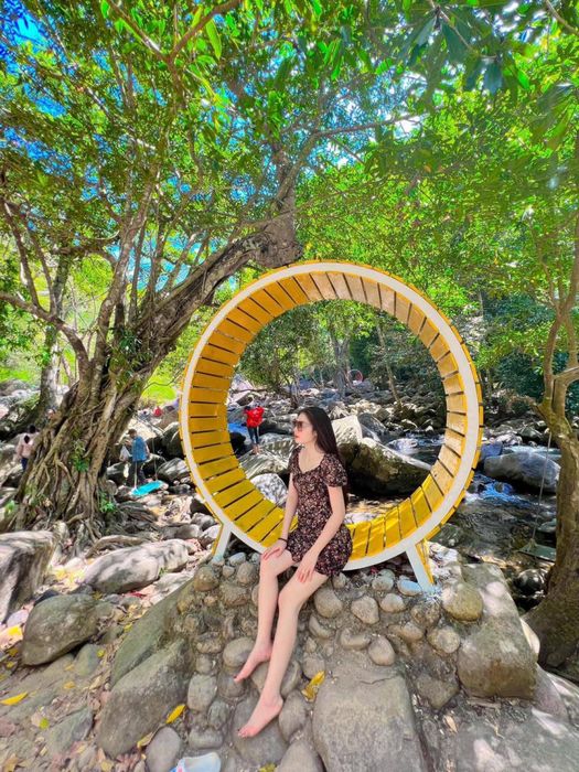 Thác Bà Tánh Linh - Vẻ đẹp hoang sơ của núi rừng Bình Thuận 5