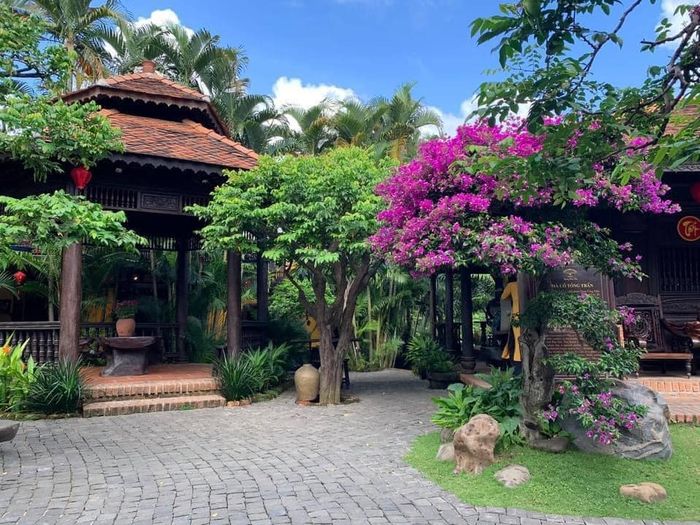 Nhà cổ Quảng Đức Xưa vẫn tỏa sáng với vẻ đẹp hoài cổ của làng gốm cổ Quảng Đức