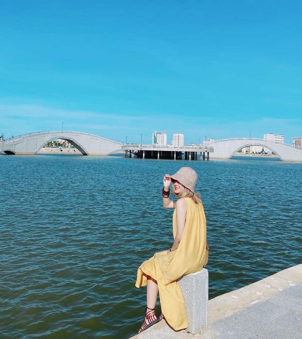 Hồ Điều Hoà Hồ Sơn - Vẻ đẹp nhân tạo khiến ai cũng phải mê mẩn