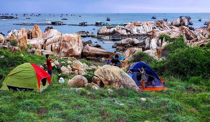 Khám phá vẻ đẹp hùng vĩ và thơ mộng của Mũi Kê Gà 7