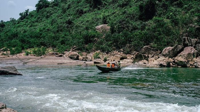 Trải nghiệm vẻ đẹp hút hồn của Thác Tam Lu Quảng Bình 5