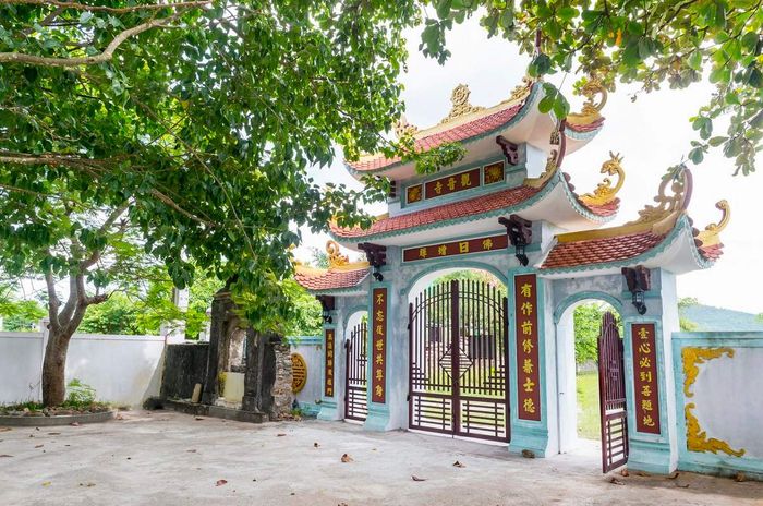 Tới Chùa Quan Âm Tự Quảng Bình nghe kể truyền thuyết linh thiêng 7