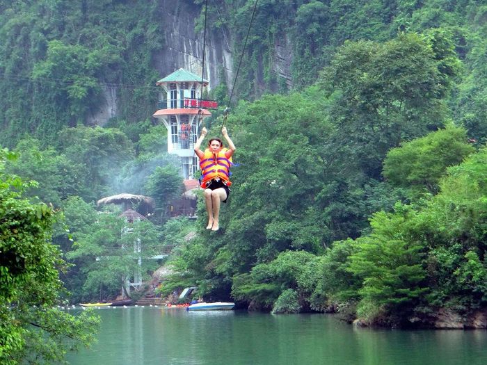 Tất cả những trải nghiệm zipline tại Sông Chày Hang Tối Quảng Bình 4