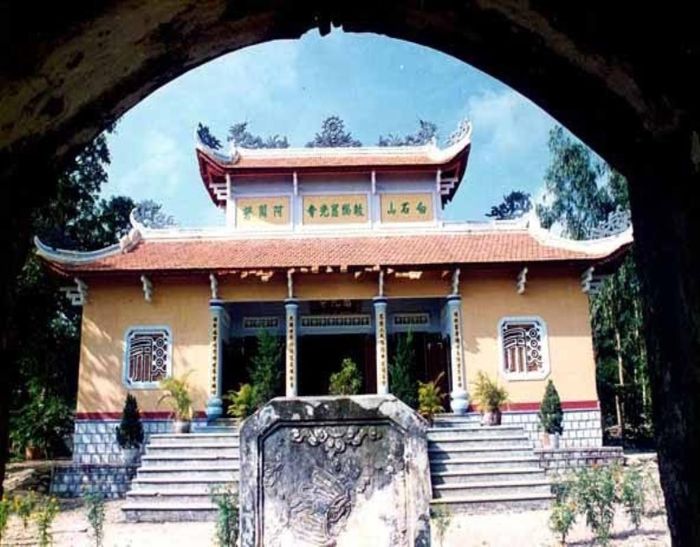 Chùa Từ Quang (Chùa Đá Trắng) Phú Yên - Ngôi cổ tự đầu tiên của vùng Nẫu 2