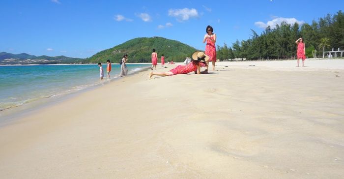 Thán phục trước vẻ đẹp hoang sơ của bãi biển Vịnh Hoà Phú Yên 3