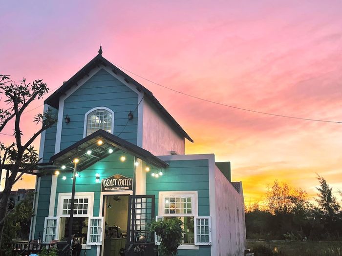 Craft Coffee House Quảng Bình là điểm nổi bật với thiết kế ma mị, huyền bí 2