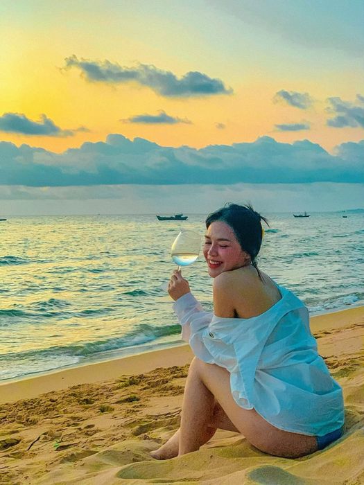 Check-in hoàng hôn tại Phú Quốc đẹp đến độ khiến tim như tan chảy, giống như vẻ đẹp của Nguyễn Thị Thuyền 7