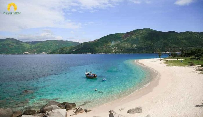 Vi Vu Hòn Nưa Phú Yên - Viên bạch ngọc sáng rực giữa đại dương 6