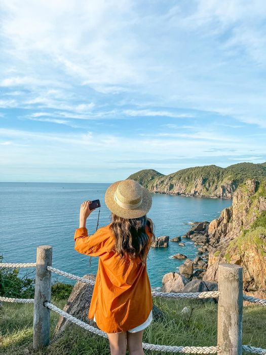 Hành trình review Phú Yên 3N2Đ cùng cô bạn Tạ Xuân Hương 12 mang đến không khí lãng mạn đặc biệt.