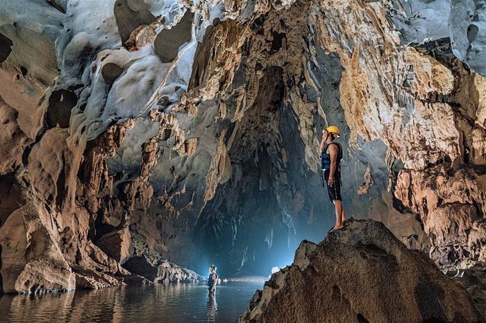 Tiết lộ Bí quyết Khám phá Sông Chày Hang Tối Quảng Bình 4