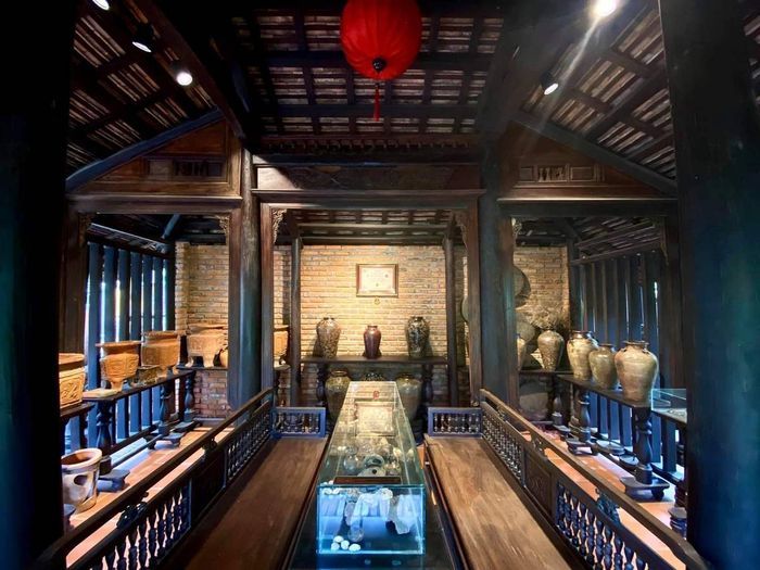 Nhà cổ Quảng Đức Xưa và sự lấp lánh hoài cổ của làng gốm cổ Quảng Đức từng tỏa sáng