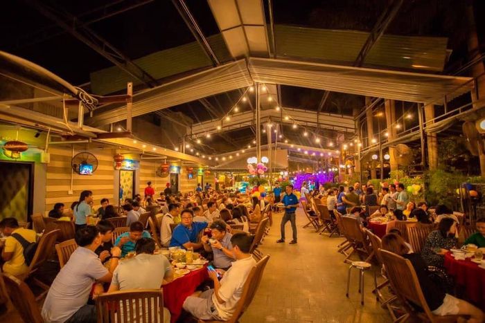 Nhà hàng Seafood Garden Canary Phú Yên – Nơi thưởng thức hải sản chất lượng ở Phú Yên 3