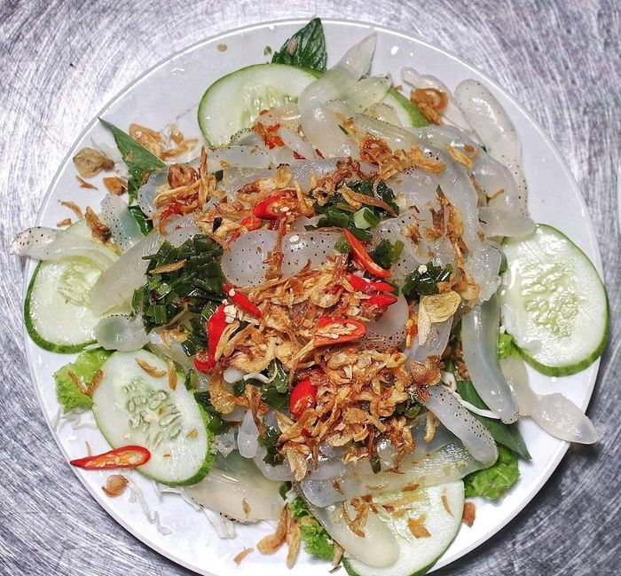 Khám phá hương vị độc đáo của món gỏi sứa Đầm Ô Loan giòn dai và thơm ngon 6