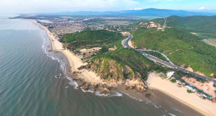 Ngắm Sông Lý Hoà Quảng Bình với vẻ đẹp yên bình 4