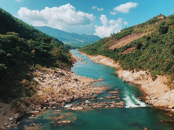 Thưởng ngoạn vẻ đẹp hút hồn của Thác Tam Lu Quảng Bình 6