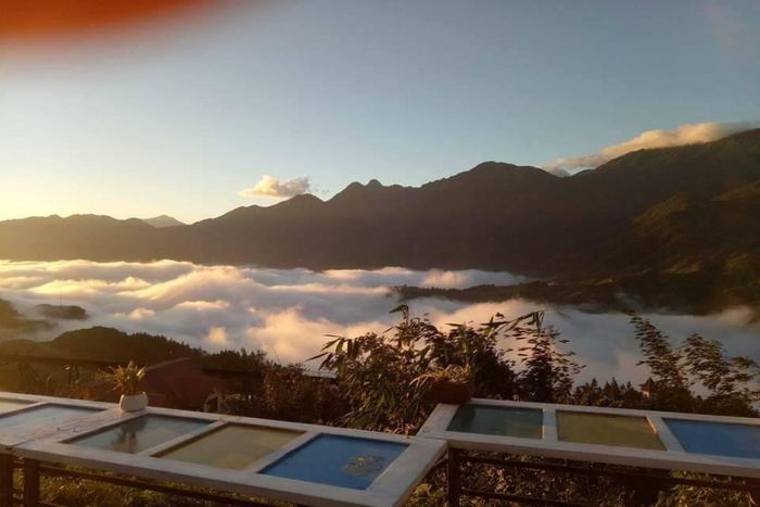 Bên bờ sông tại Lá Đỏ Homestay - Thưởng ngắm toàn cảnh hùng vĩ của núi rừng Sapa 14