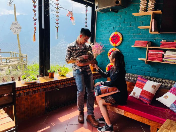 Bên bờ sông tại Lá Đỏ Homestay - Thưởng ngắm toàn cảnh hùng vĩ của núi rừng Sapa 17
