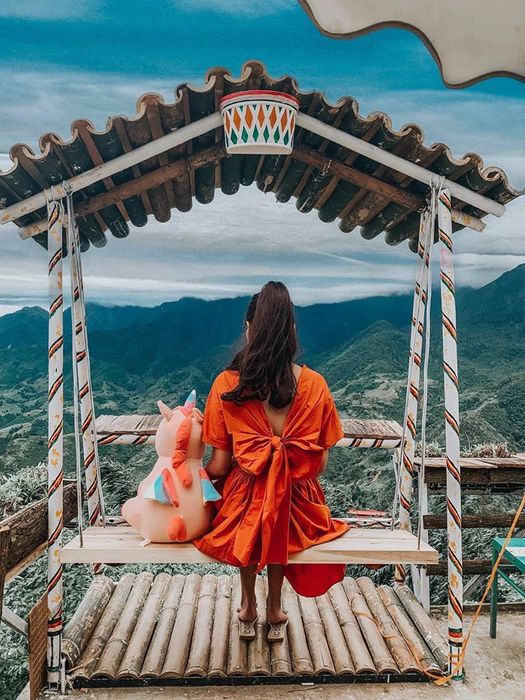 Bên bờ sông gần Lá Đỏ Homestay - Thưởng ngoạn toàn cảnh hùng vĩ của núi rừng Sapa 7