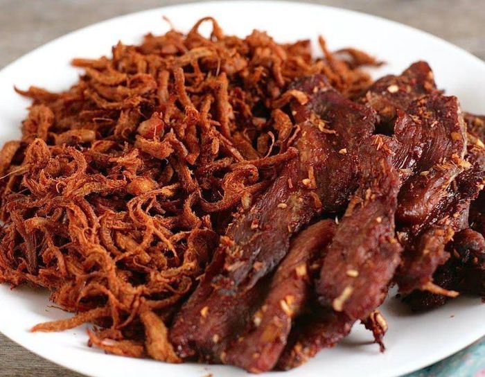 Nhâm nhi miếng Khô trâu Thạnh Trị mềm ngọt, chỉ cần nhìn là đã thèm ngay