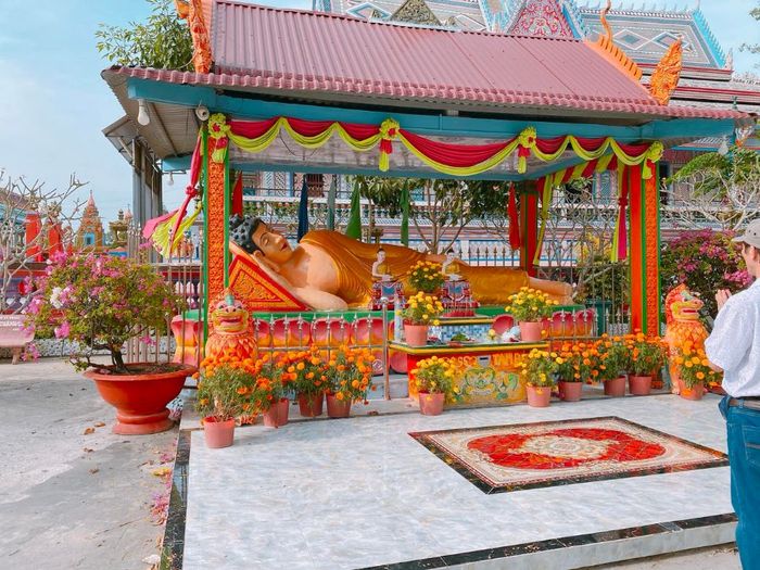 Chùa Sà Lôn (Chùa Chén Kiểu) với kiến trúc đặc sắc nhất ở vùng sông nước 7