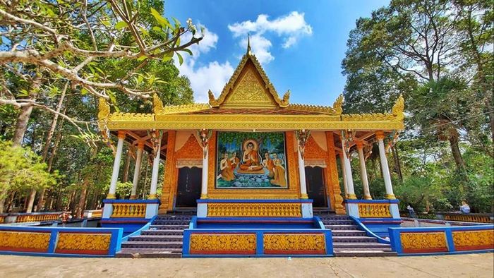 Top những ngôi chùa không thể bỏ qua khi đến Sóc Trăng
