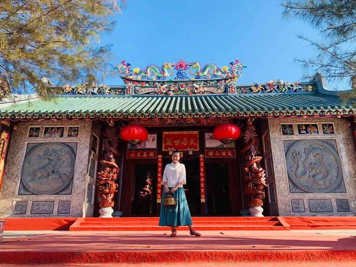 Miếu Bà Thiên Hậu ở Vĩnh Châu thể hiện rõ nét đặc trưng của văn hóa, kiến trúc Trung Hoa