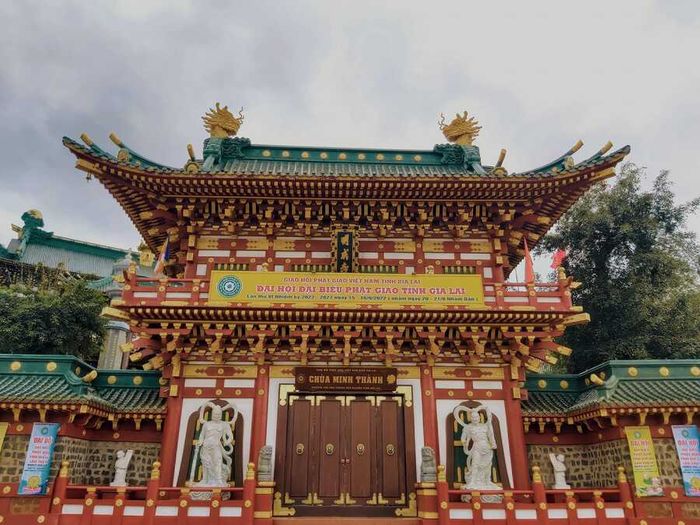 Đến Chùa Minh Thành, bạn sẽ được trầm mình trong âm thanh thanh tịnh của thiền định