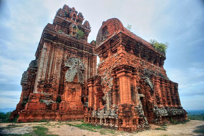 Tháp Bánh Ít, vẻ đẹp Chămpa cổ nổi bật giữa lòng Bình Định 7