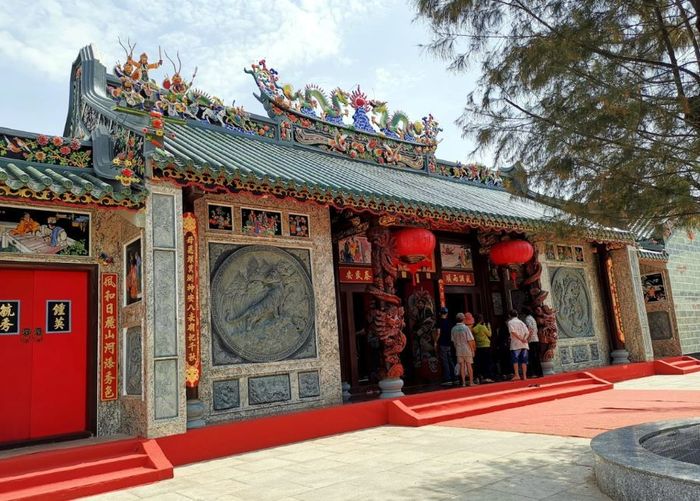 Miếu Bà Thiên Hậu ở Vĩnh Châu của cộng đồng người Hoa mang trong mình một lịch sử vô cùng lâu đời và đặc biệt.