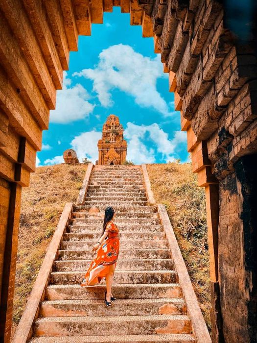 Tháp Bánh Ít, vẻ đẹp mang đậm dấu ấn Chămpa cổ giữa lòng Bình Định 4