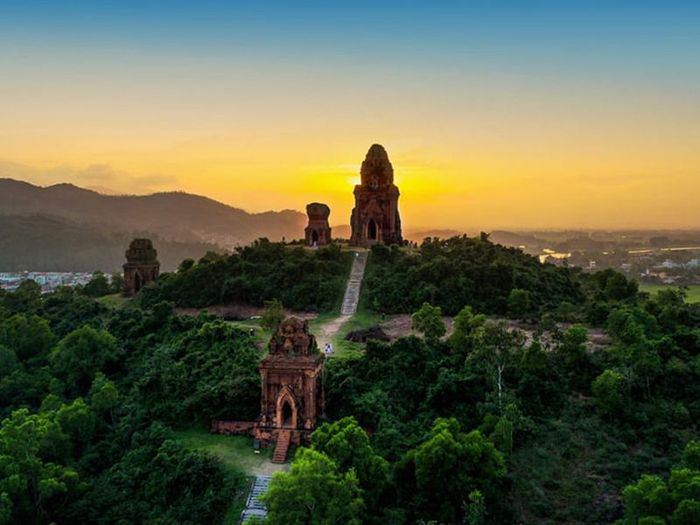 Tháp Bánh Ít, điểm nhấn kiến trúc Chămpa cổ tại Bình Định 2
