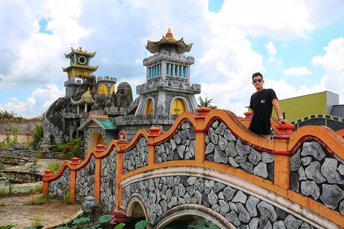 Chùa La Hán - điểm hành hương tâm linh đẹp như truyện cổ tích tại Sóc Trăng 8
