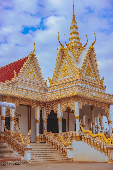Chùa Peam Buôl Thmây và vẻ đẹp như cung điện giữa trái tim của Sóc Trăng 3