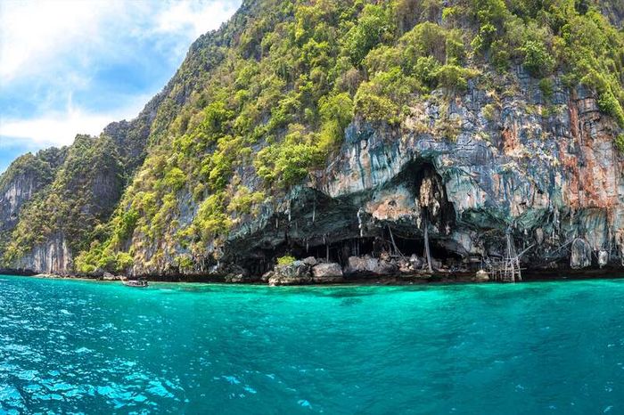 Đảo Phi Phi, viên ngọc quý của Thái Lan