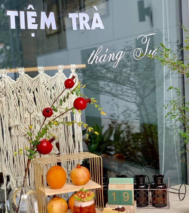 Tiệm Trà Tháng Tư - Nơi Lý Tưởng để Tránh Cơn Nóng Ở Sài Gòn