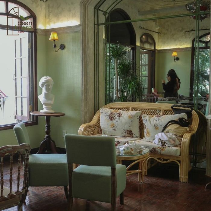 Top 14 quán cafe đẹp ở Sài Gòn gây ấn tượng bằng không gian 11
