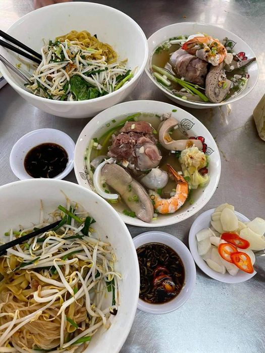 Khám phá Quán hủ tiếu Tám Lài - điểm đến nổi tiếng khi bạn đến Tiền Giang