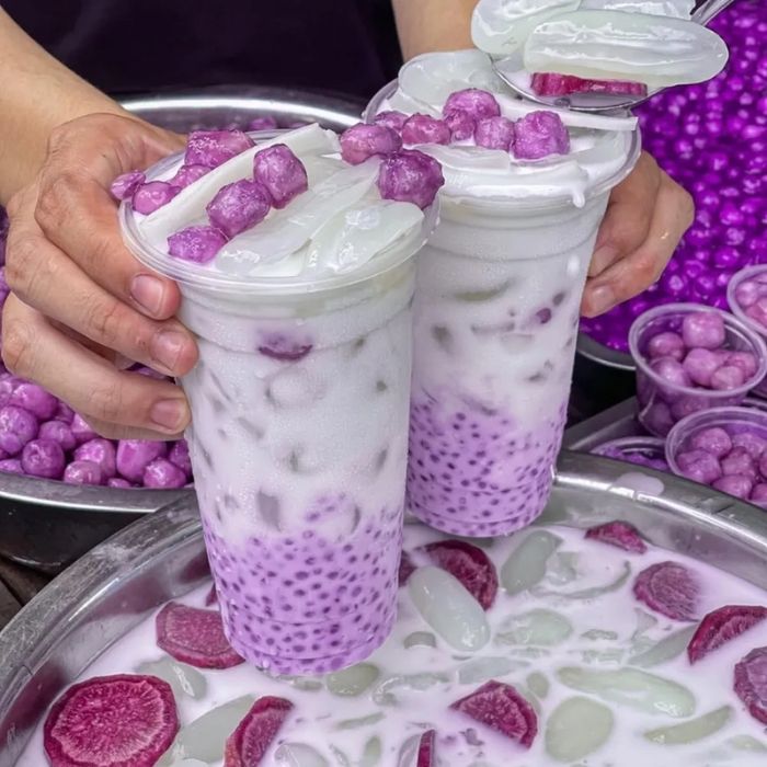 Tiệm Trà Tháng Tư - Nơi Lí Tưởng để Tránh Cơn Nóng Ở Trung Tâm Sài Gòn