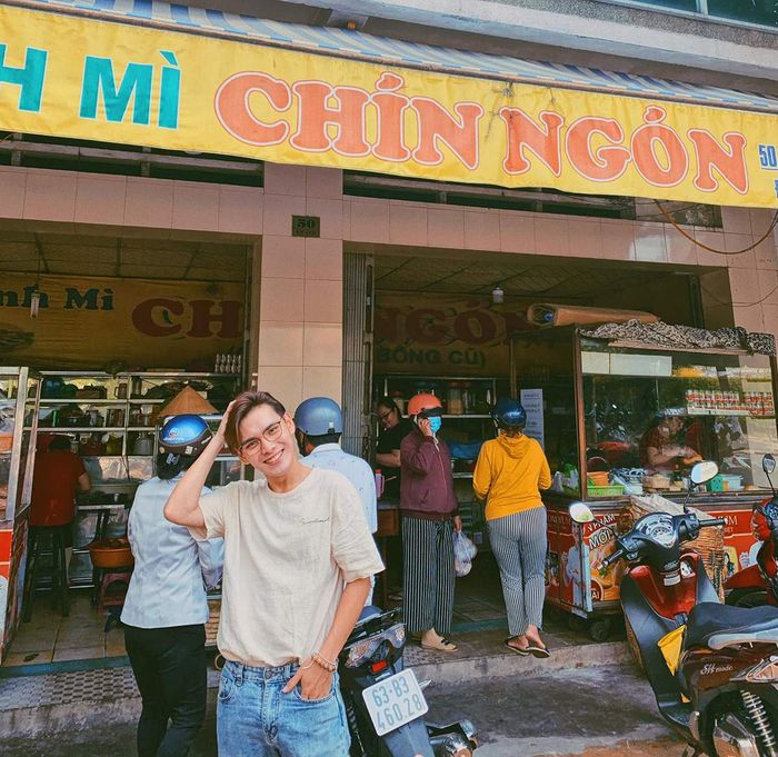 Hương vị ngon đã được truyền kỳ 50 năm tại Quán bánh mì Chín Ngón 2