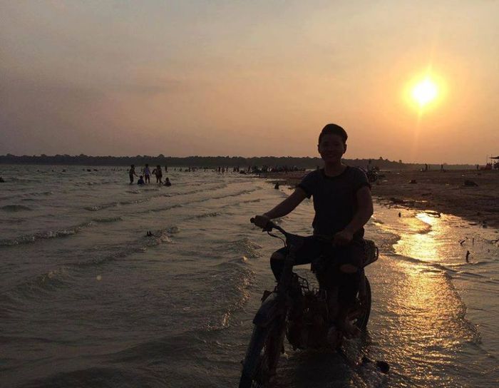 Đặt chân đến Suối Bà Chiêm, thả mình vào dòng nước trong xanh