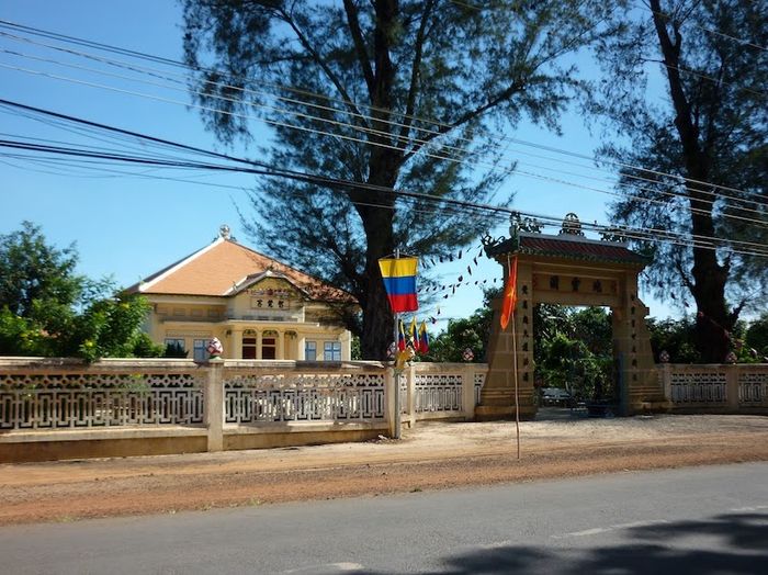 Trí Giác Cung - Điểm du lịch tâm linh nổi tiếng tại Tây Ninh