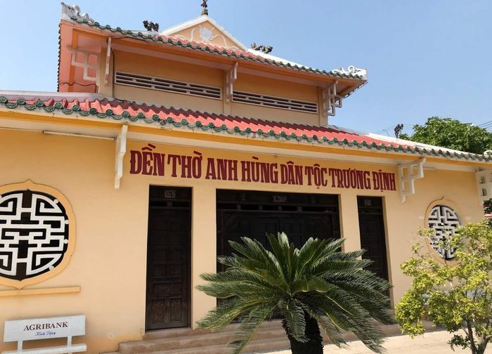 Viếng thăm Di tích lăng mộ và đền thờ Trương Định tại Gò Công 5