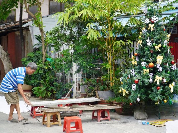 Sự sôi động và lấp lánh của xóm đạo Quận 8 dưới ánh đèn Giáng Sinh 3