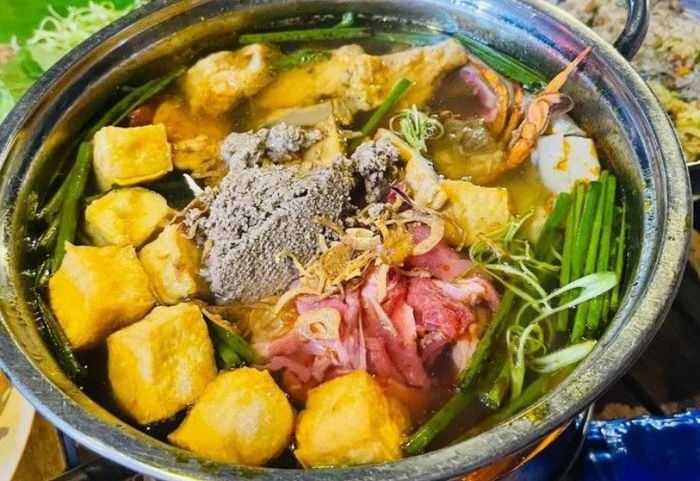 Lưu ngay 8 địa chỉ lẩu riêu cua bắp bò Sài Gòn ngon mê mẩn 4